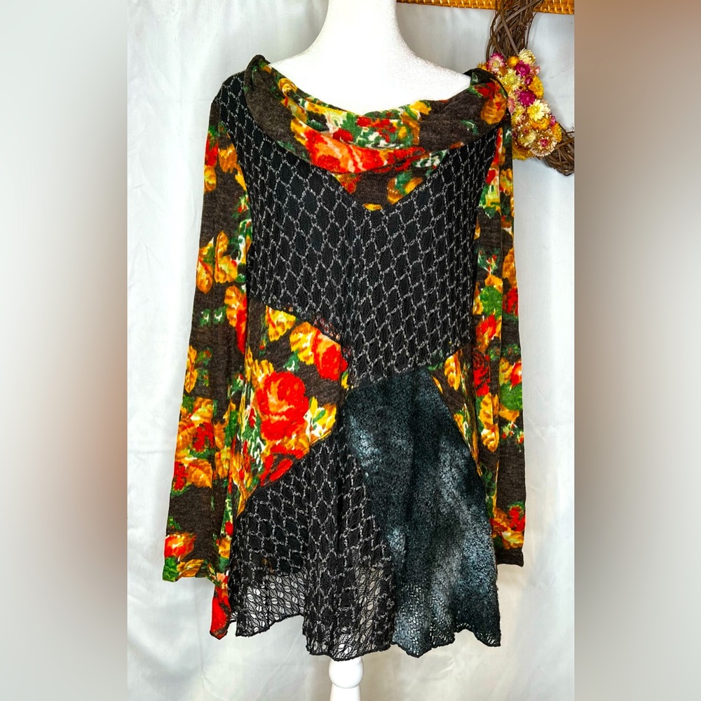 This That Blouse With Unique Crochet Designs Size XL